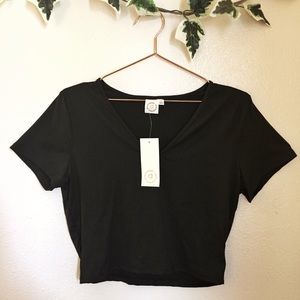 Live In The Moment Crop V Neck Tee